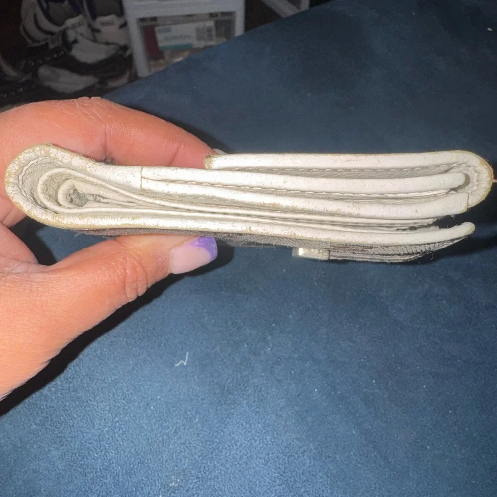 GUCCI GG Bifold Canvas Wallet - Picture 12 of 13